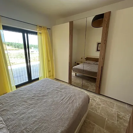 Madonna Delle Vergini *